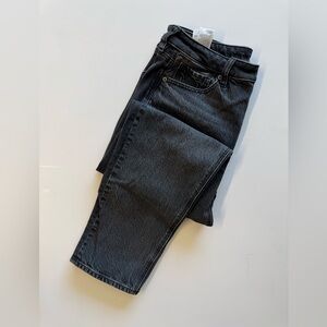 American eagle mom jeans 
Size 8